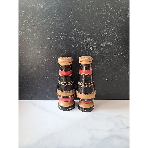 Mexican Wooden Salt And Pepper Shakers Vintage - Picture 1 of 10